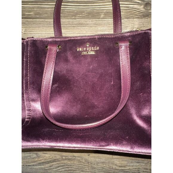 Kate Spade Red Suede Purse. Preloved Condition. Gold Hardware. 6 - Picture 2 of 13
